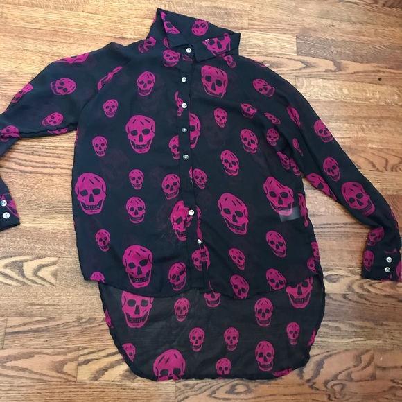 Skull button down top - Picture 2 of 3
